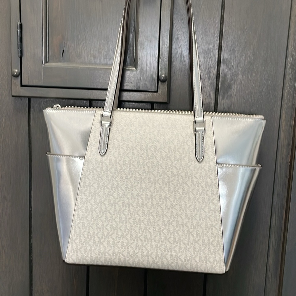 Michael Kors Silver and Cream Tote Bag - Picture 5 of 5
